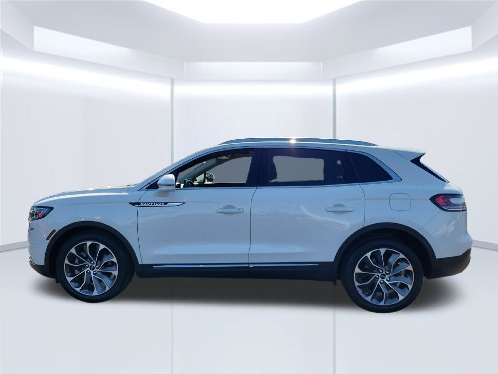 Certified 2023 Lincoln Nautilus Reserve w/ Luxury Package AWD/4WD image 9