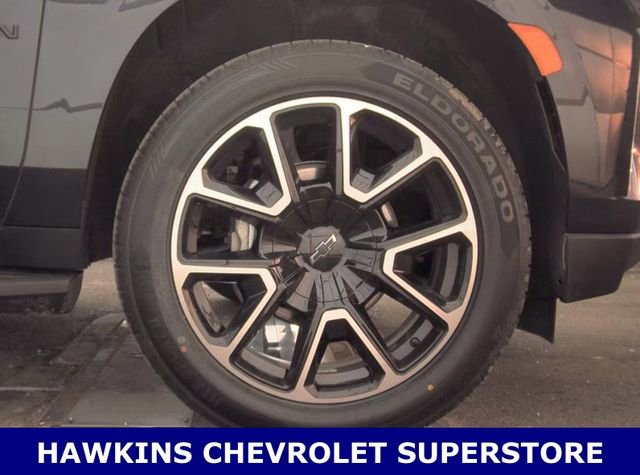 Used 2023 Chevrolet Suburban RST w/ Luxury Package AWD/4WD image 12