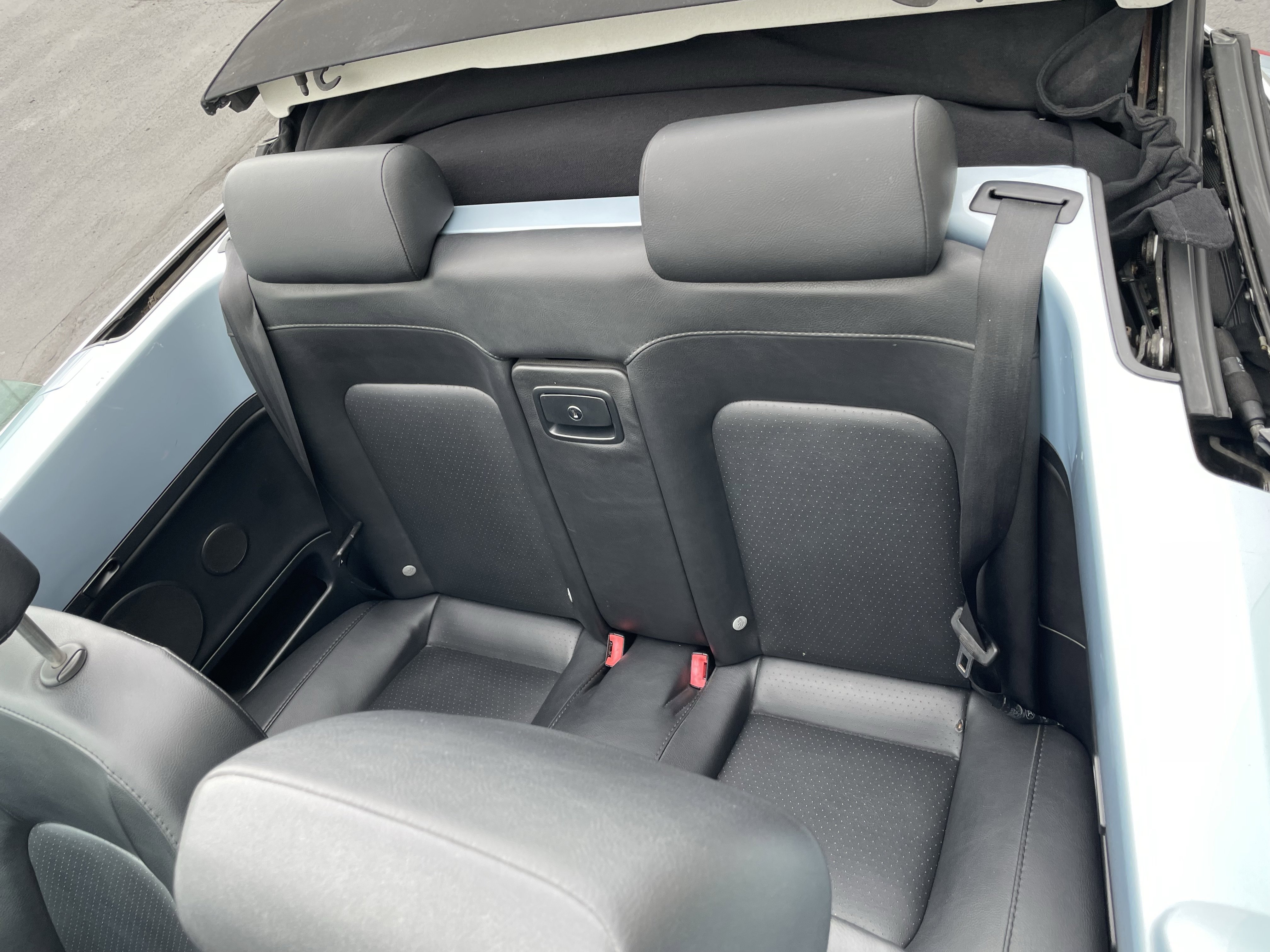 Used 2009 Volkswagen Beetle S image 11