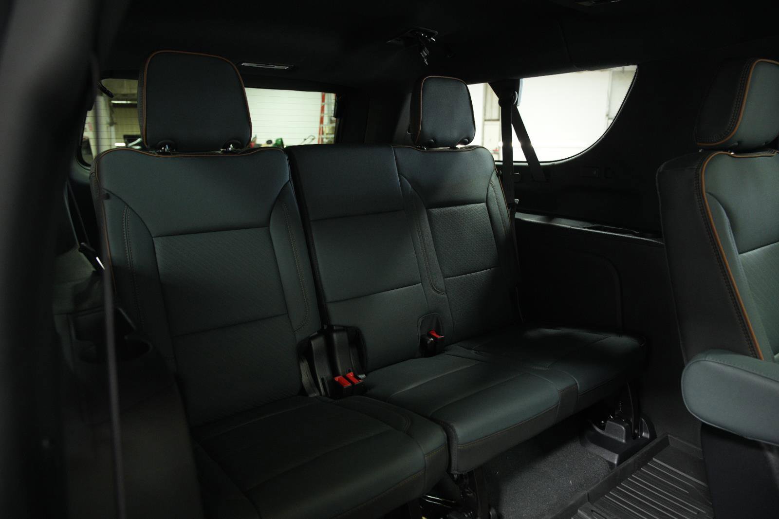 New 2026 GMC Yukon XL AT4 w/ AT4 Premium Plus Package AWD/4WD image 18