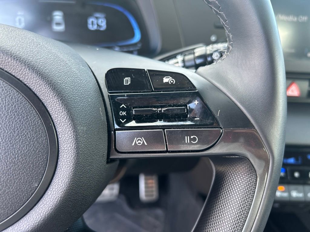 Used 2025 Hyundai Elantra Sport image 20