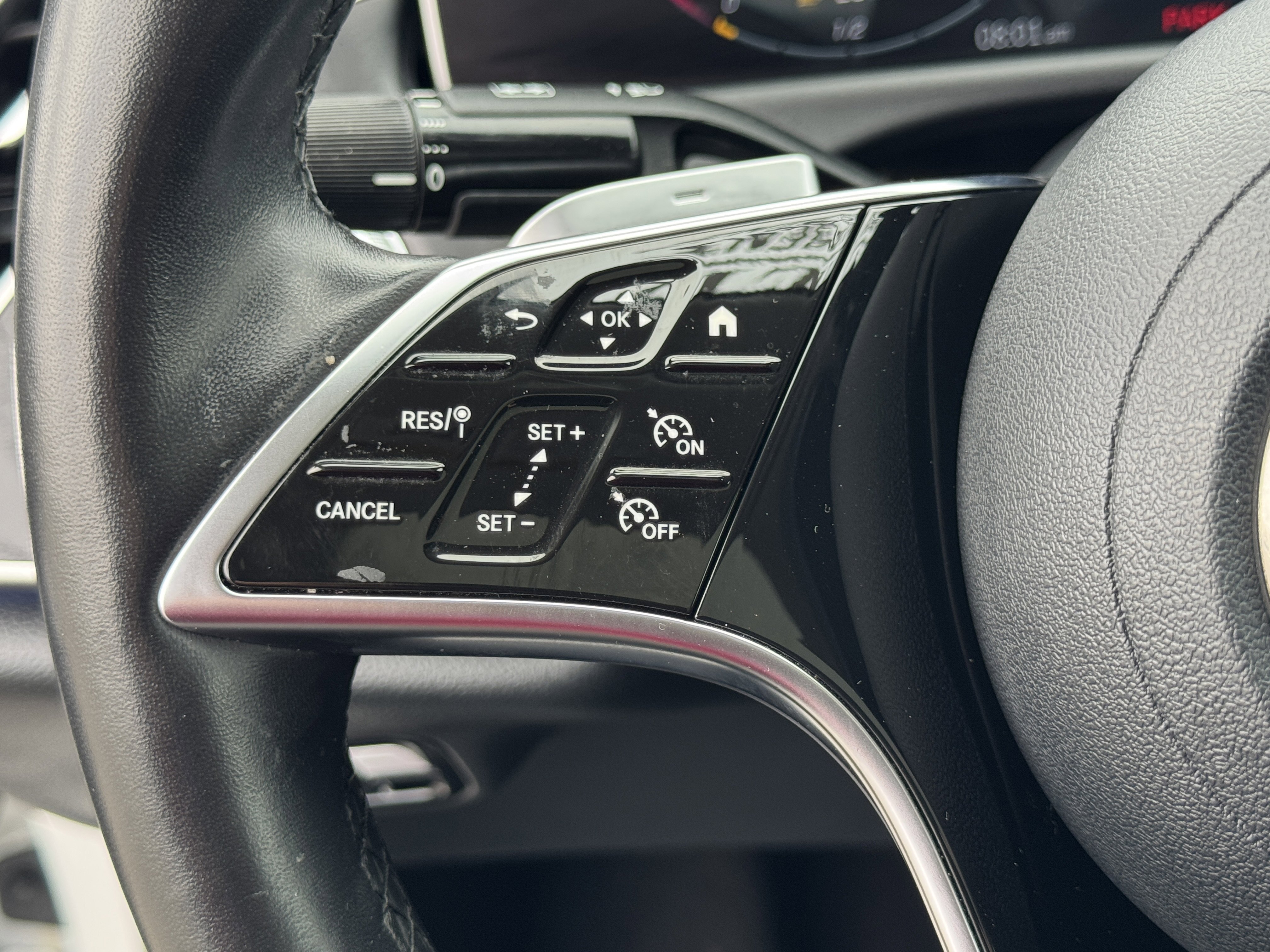 Used 2024 Mercedes-Benz E 350 4MATIC Sedan image 25