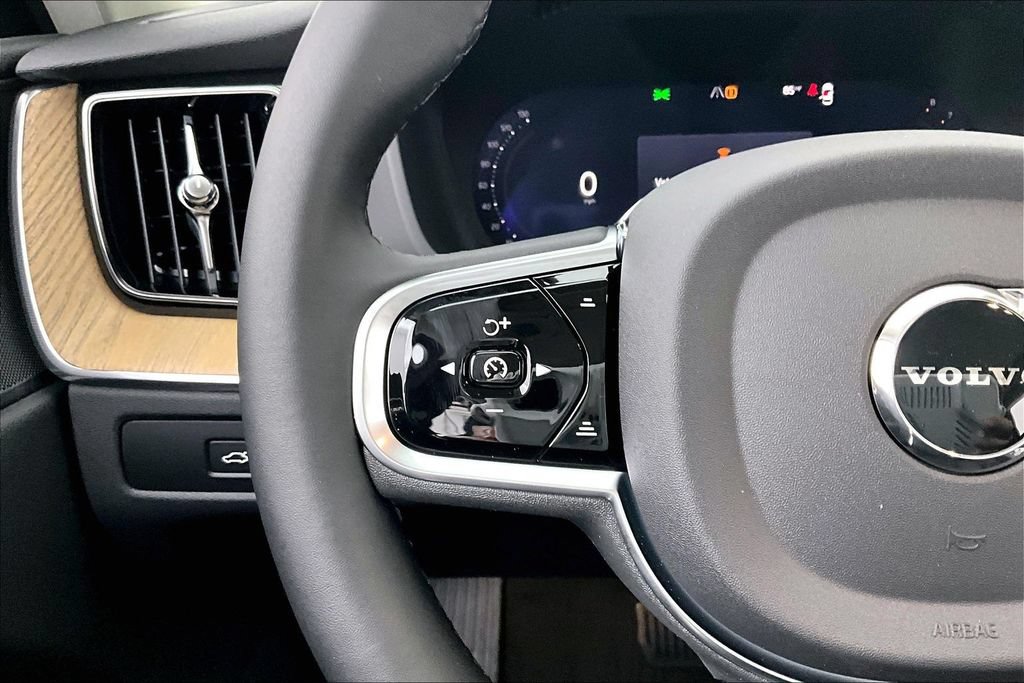 New 2026 Volvo XC60 B5 Core w/ Climate Package AWD/4WD image 12