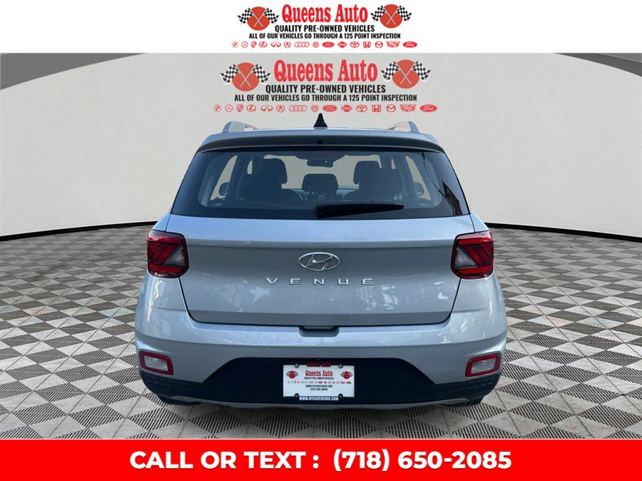 Used 2021 Hyundai Venue SEL w/ Cargo Package FWD image 5