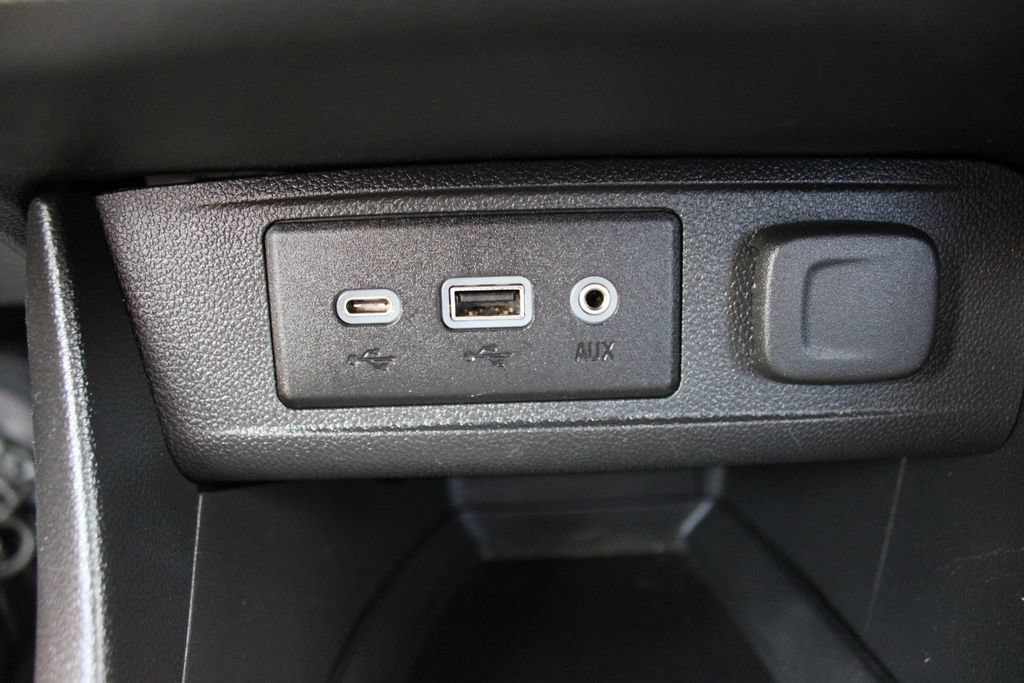 Used 2022 Buick Encore GX Select FWD image 31