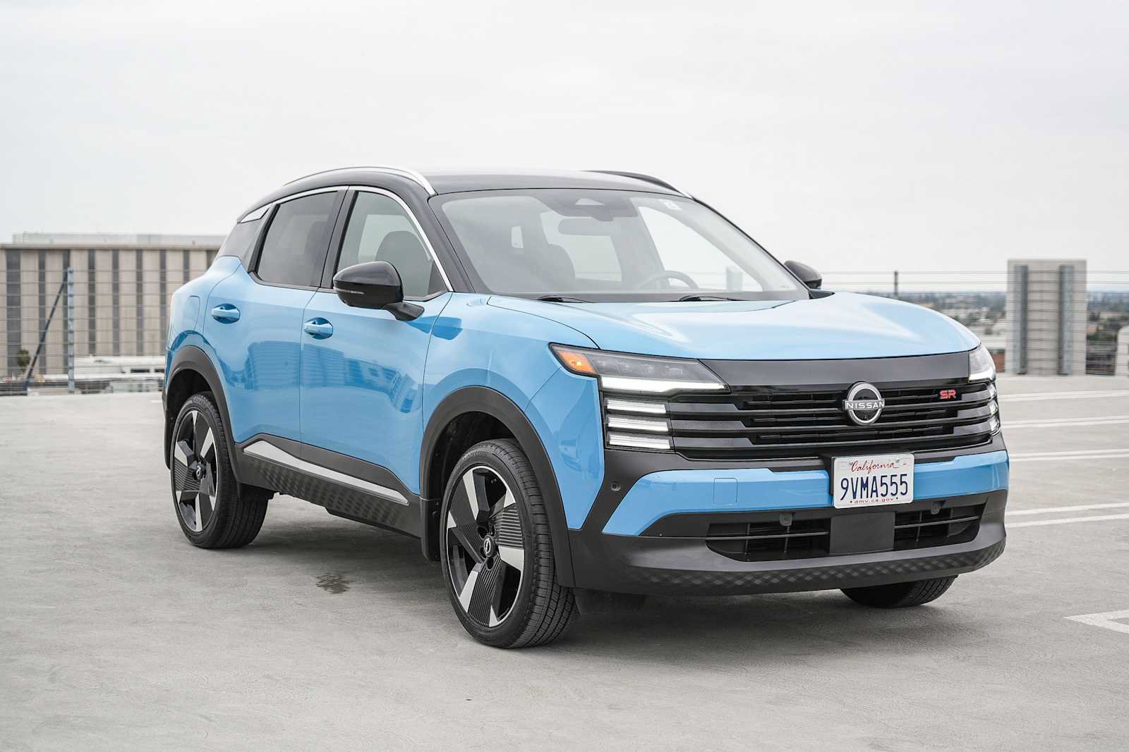 Used 2025 Nissan Kicks SR FWD image 3