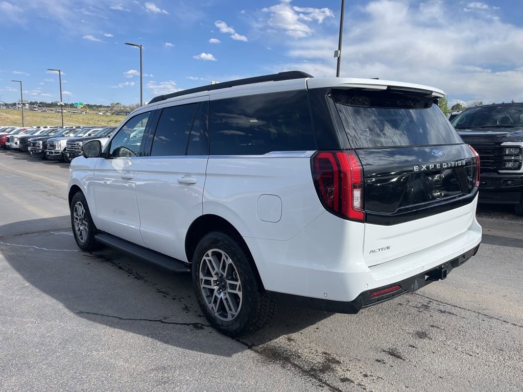 Used 2025 Ford Expedition Active AWD/4WD image 4