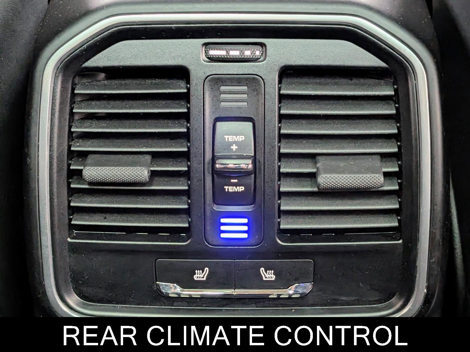 Used 2023 Porsche Macan image 20