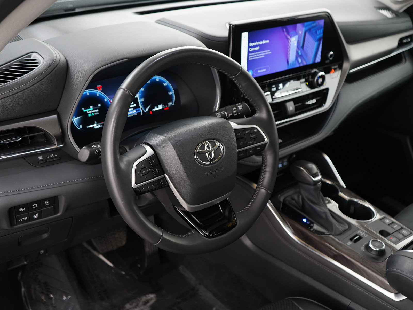 Used 2024 Toyota Highlander Limited AWD/4WD image 24