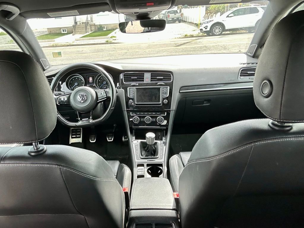 Used 2017 Volkswagen Golf R 4-Door AWD/4WD image 6