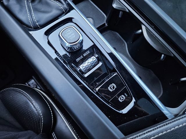 Used 2019 Volvo XC60 T5 R-Design w/ Protection Package AWD/4WD image 28