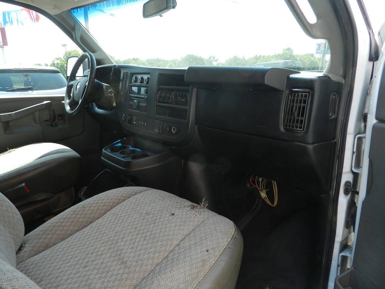 Used 2016 Chevrolet Express 3500 LT w/ LT Preferred Equipment Group RWD image 14
