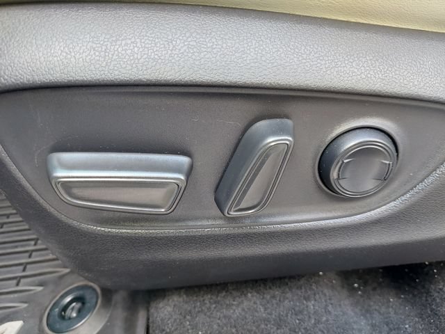 Used 2019 Toyota RAV4 Limited AWD/4WD image 20