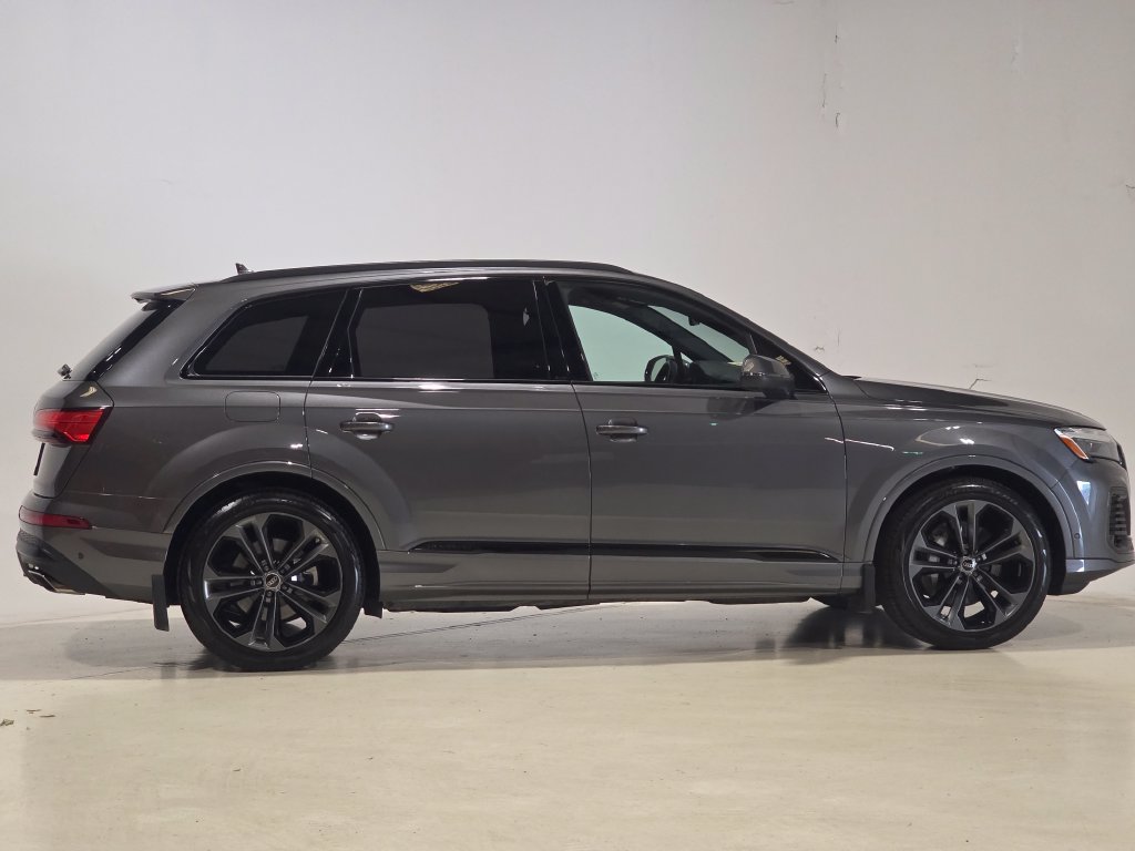 Certified 2025 Audi Q7 3.0T Prestige w/ Prestige Package AWD/4WD image 4