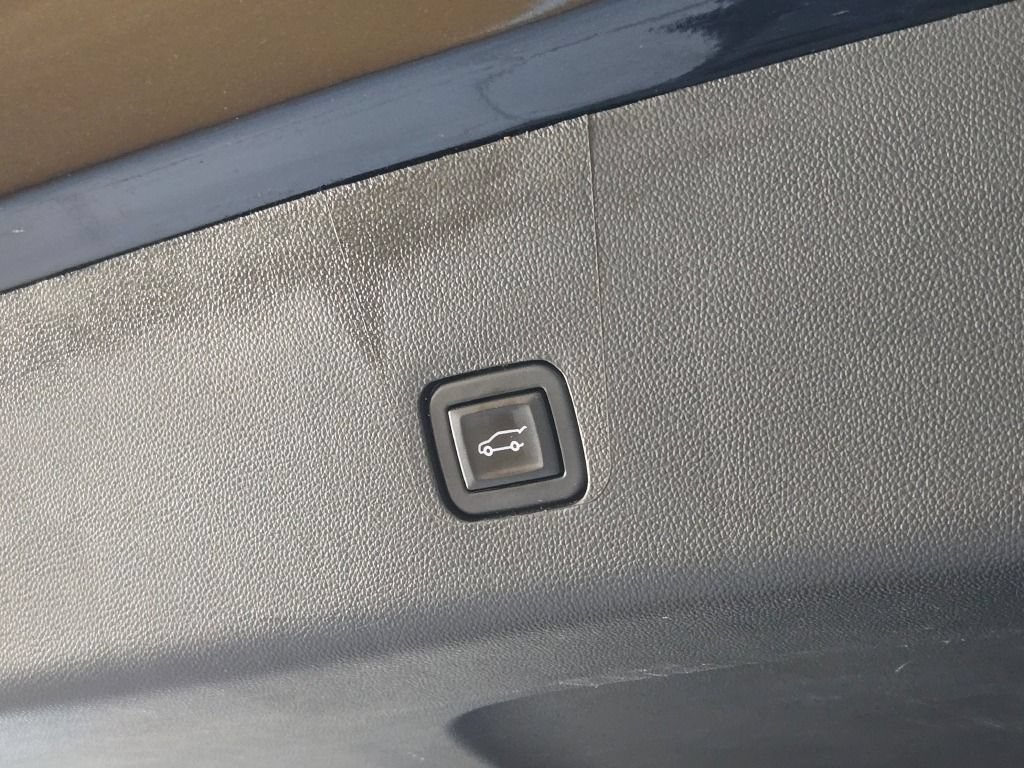 Certified 2023 Chevrolet Traverse LT w/ LPO, Floor Liner Package AWD/4WD image 15