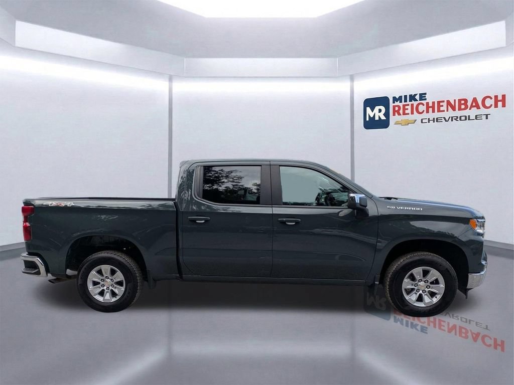 Used 2025 Chevrolet Silverado 1500 LT AWD/4WD image 3