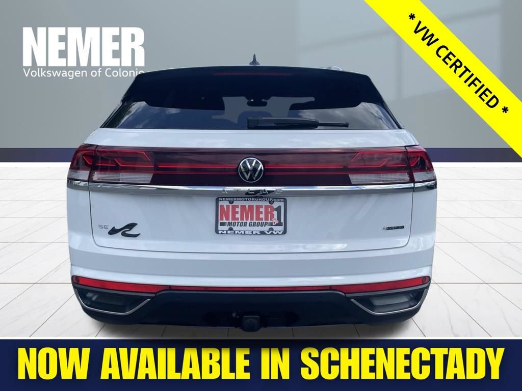 Certified 2024 Volkswagen Atlas Cross Sport SE w/ Panoramic Sunroof Package AWD/4WD image 4