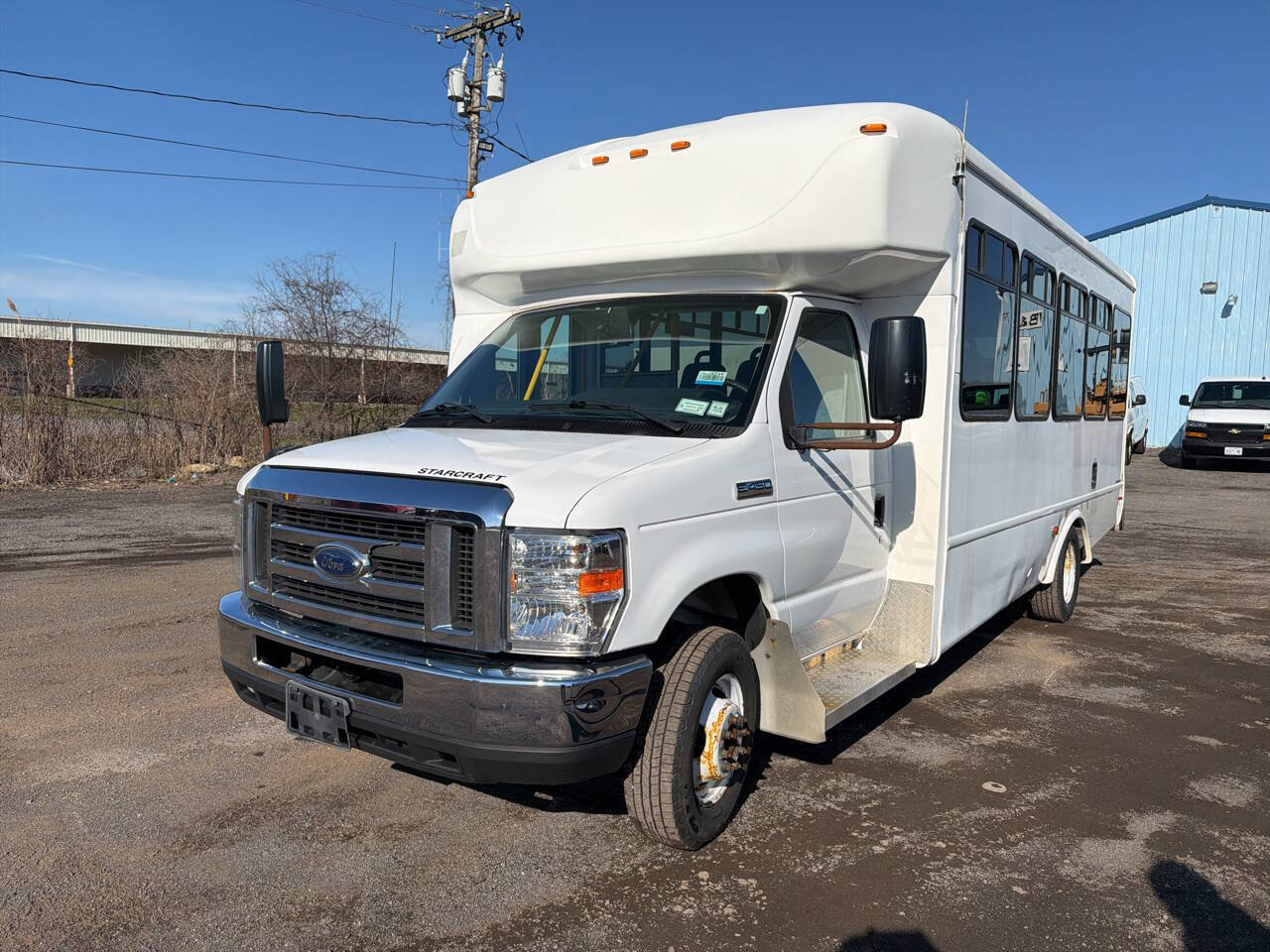 Used 2019 Ford E-450 and Econoline 450 Super Duty w/ Shuttle Bus Prep Package RWD image 3