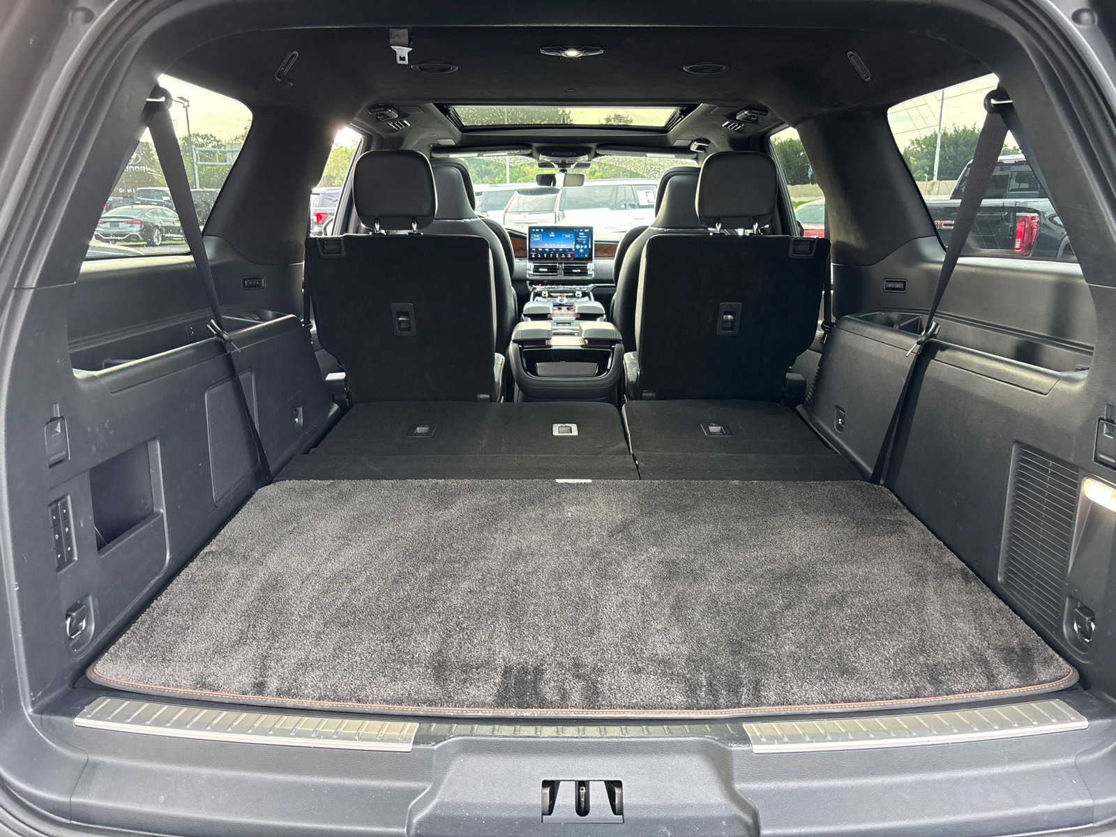 Used 2023 Lincoln Navigator L Black Label AWD/4WD image 9