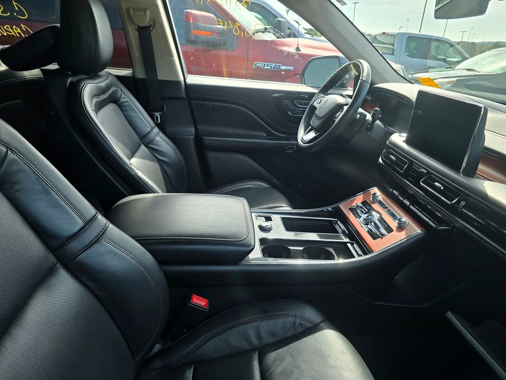 Used 2024 Lincoln Aviator Reserve image 3