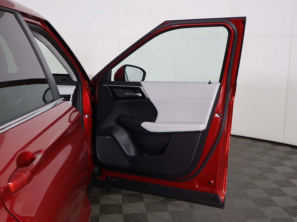 New 2025 Mitsubishi Outlander SE image 22