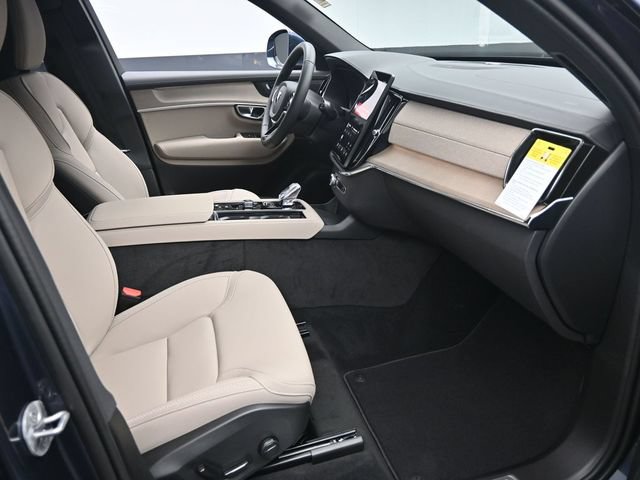 Used 2026 Volvo XC90 T8 Plus w/ Protection Package Premier AWD/4WD image 30