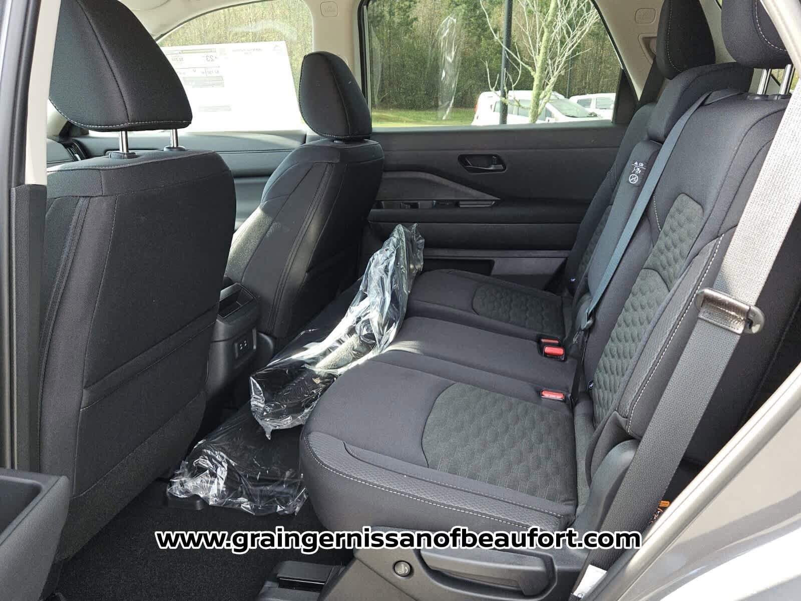 New 2026 Nissan Pathfinder SV FWD image 4