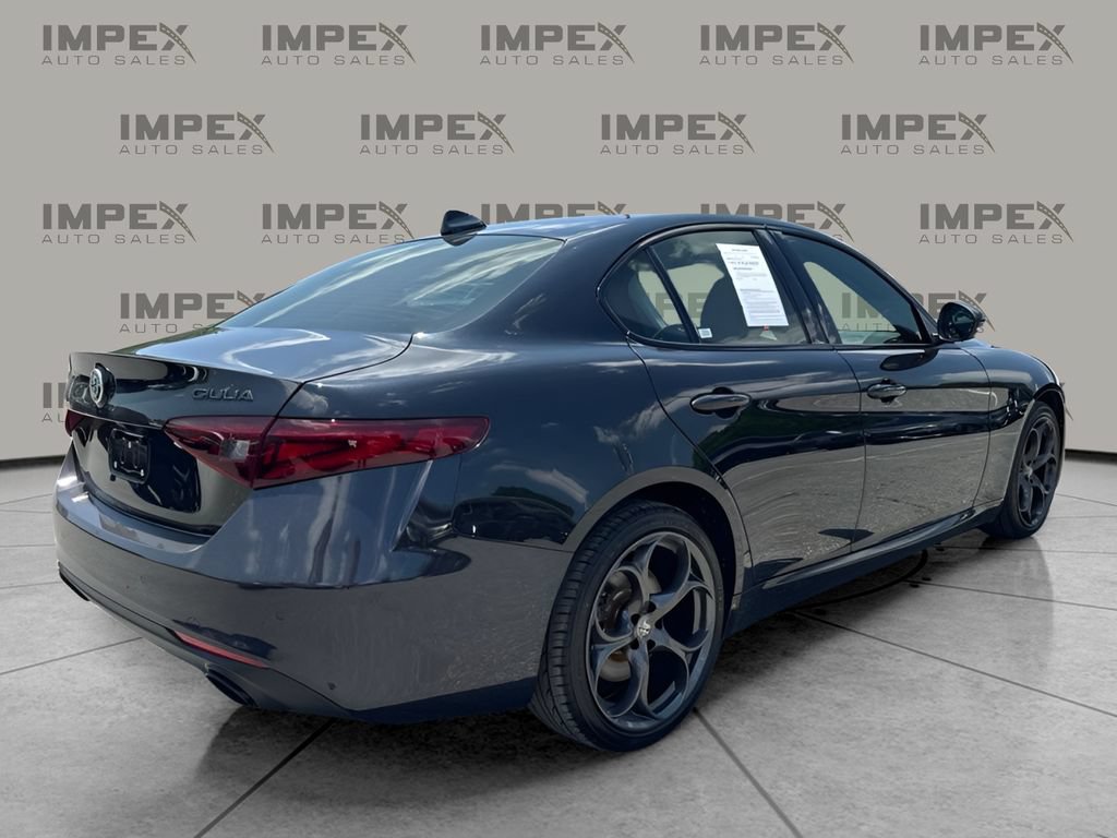 Used 2019 Alfa Romeo Giulia AWD w/ Nero Edizione image 5