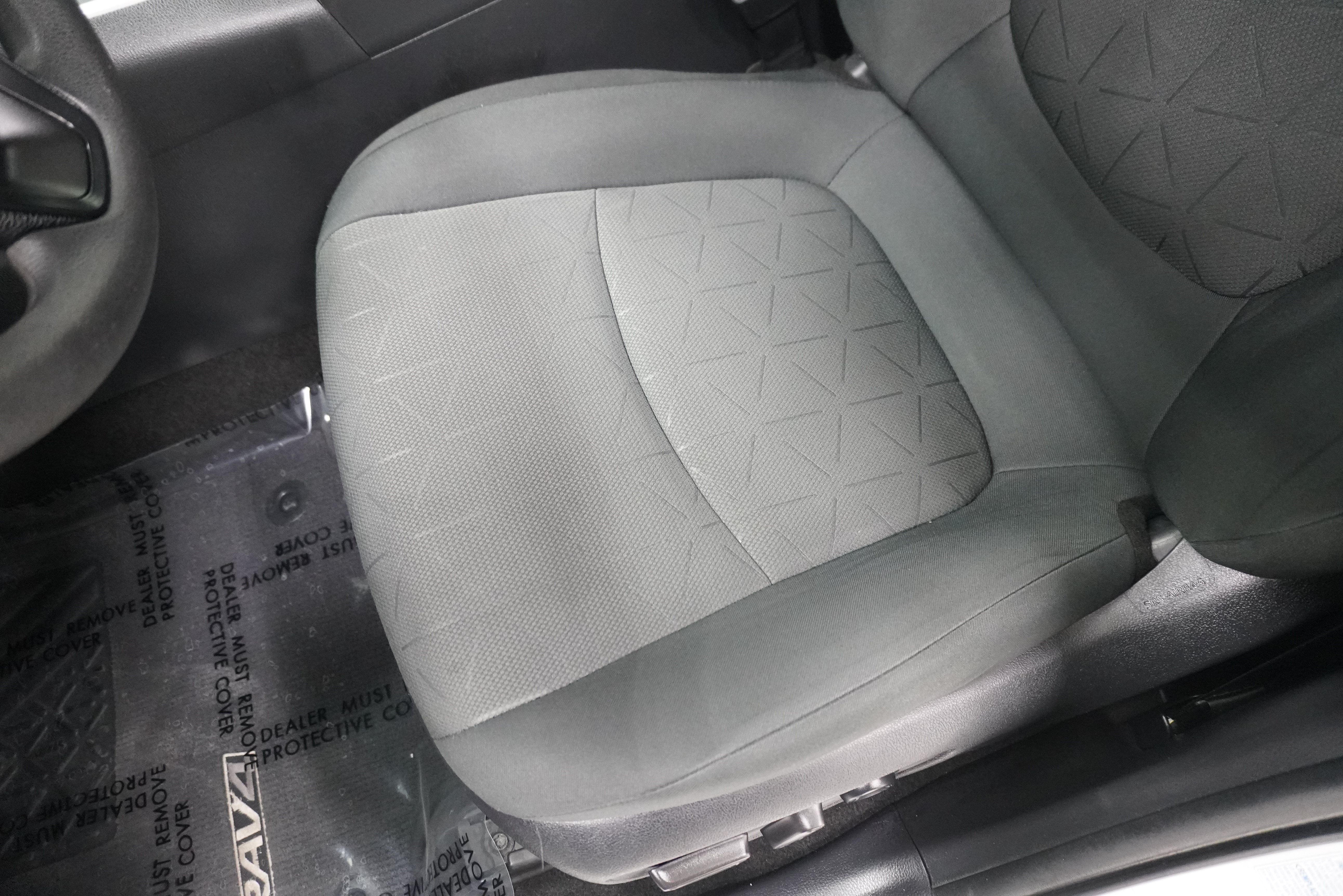 Used 2021 Toyota RAV4 XLE AWD/4WD image 10