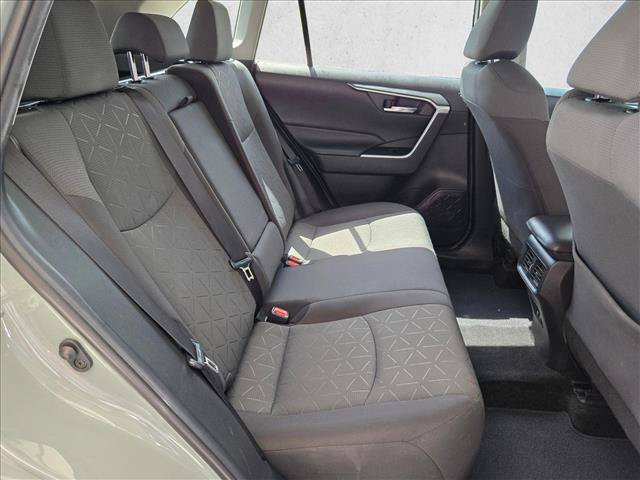 Used 2020 Toyota RAV4 XLE w/ Convenience Package FWD image 18