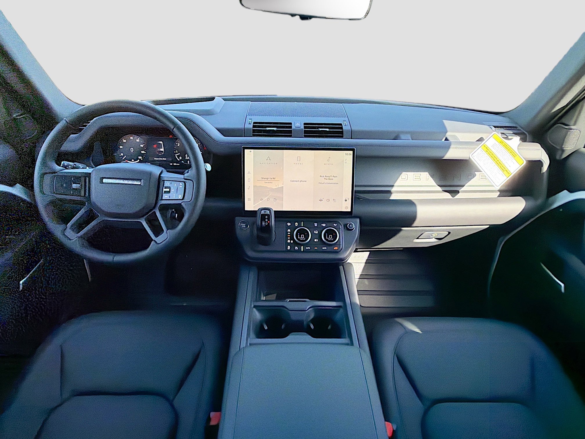 New 2026 Land Rover Defender 130 X-Dynamic SE image 16