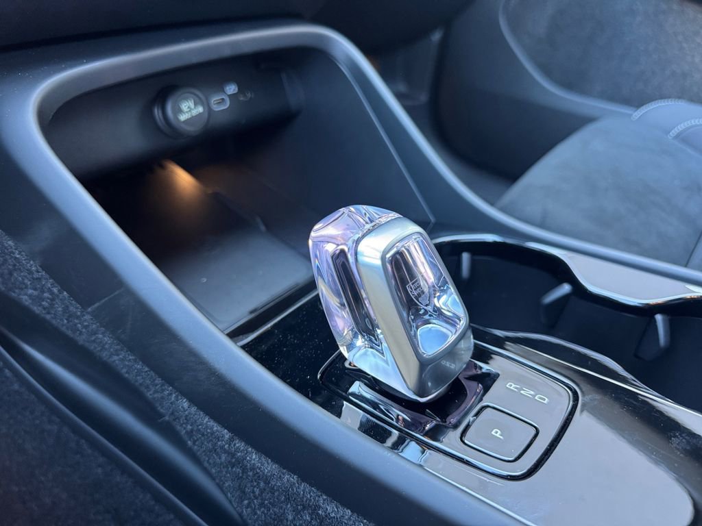 New 2026 Volvo EX40 Ultra AWD/4WD image 17
