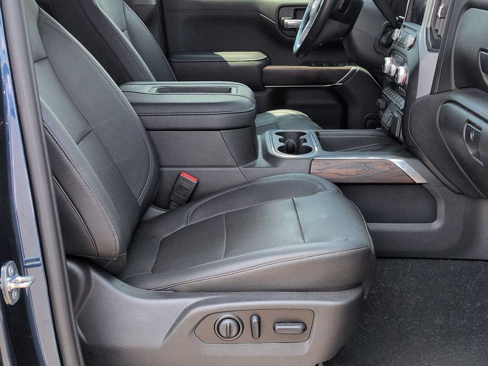 Used 2021 GMC Sierra 1500 SLT w/ SLT Premium Plus Package AWD/4WD image 24