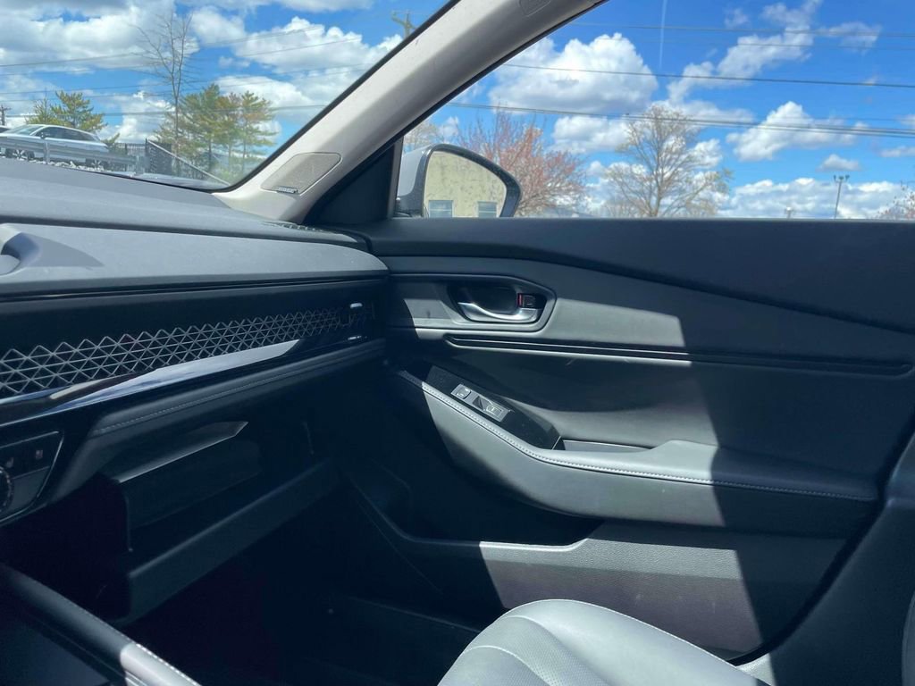 Certified 2025 Honda Accord Touring image 35