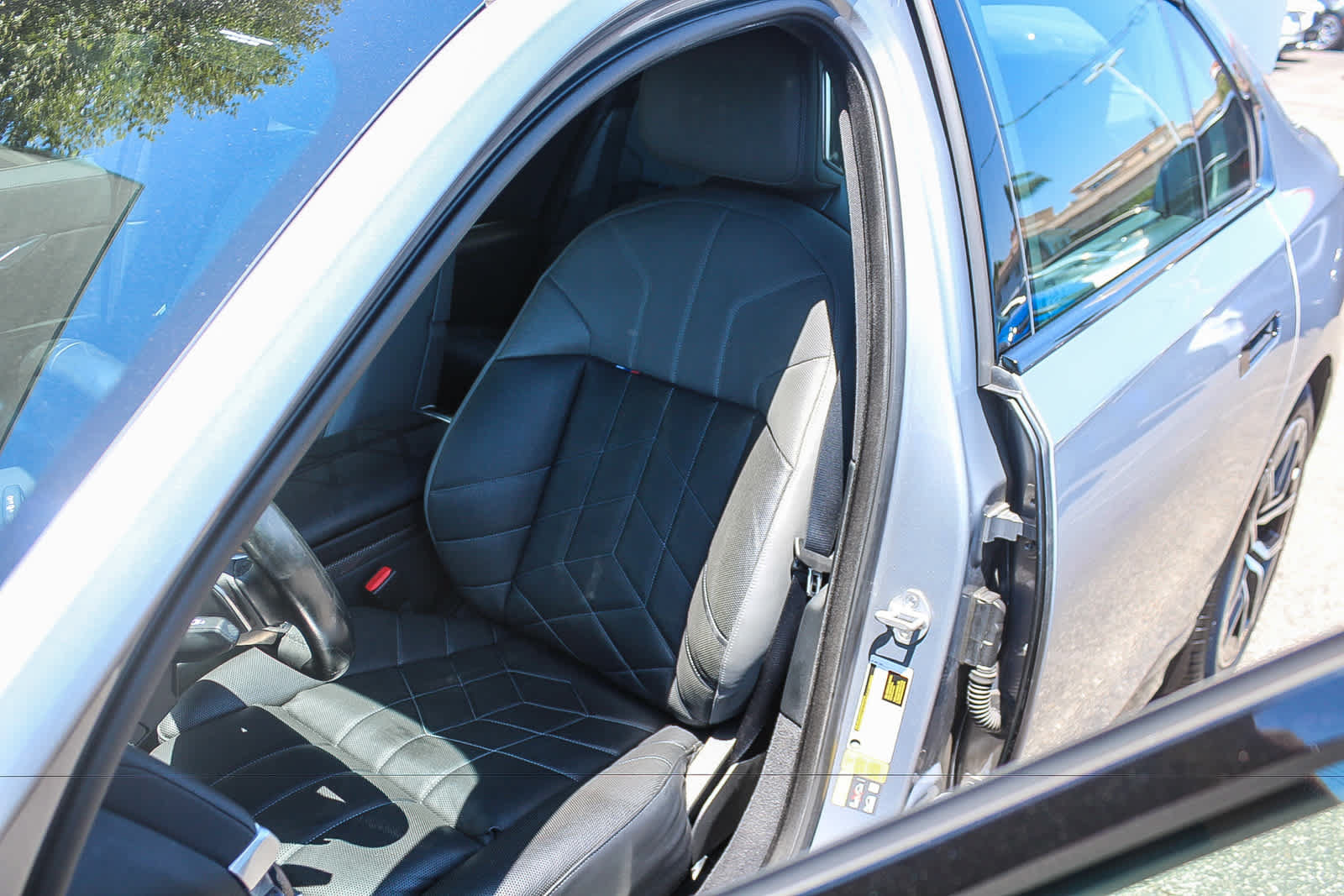 Used 2023 BMW i7 xDrive60 AWD/4WD image 25