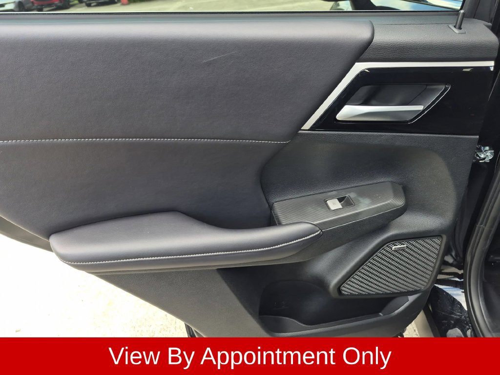 Used 2025 Mitsubishi Outlander SE AWD/4WD image 28