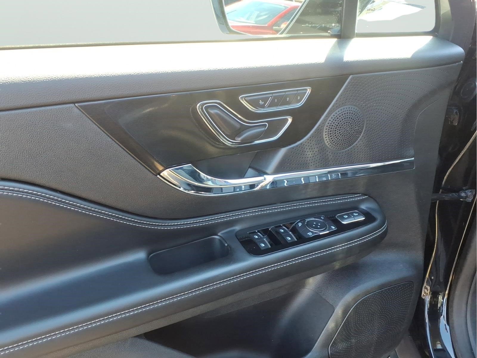 Certified 2023 Lincoln Corsair Reserve w/ Equipment Group 201A AWD/4WD image 9