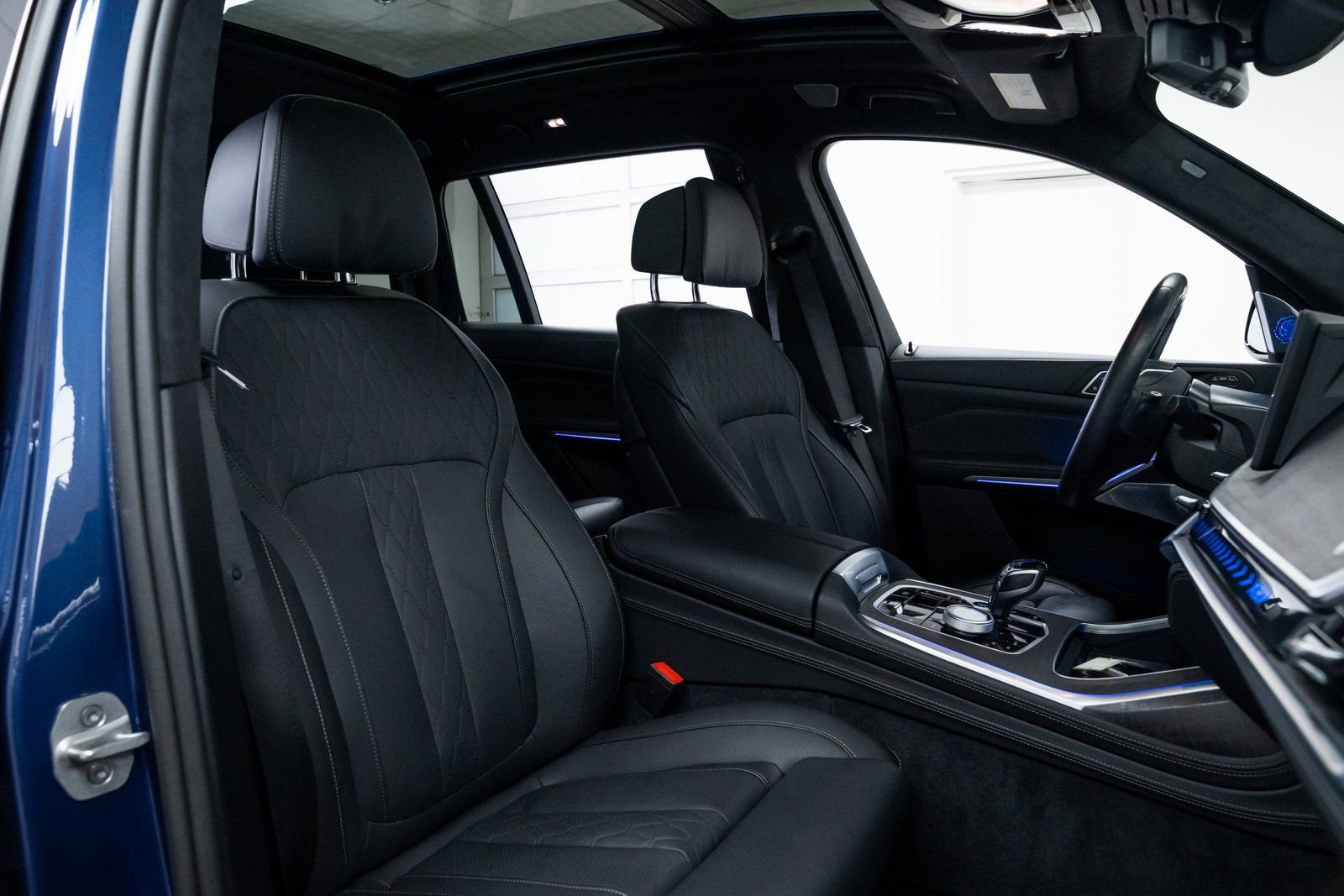 Used 2025 BMW ALPINA XB7 image 26