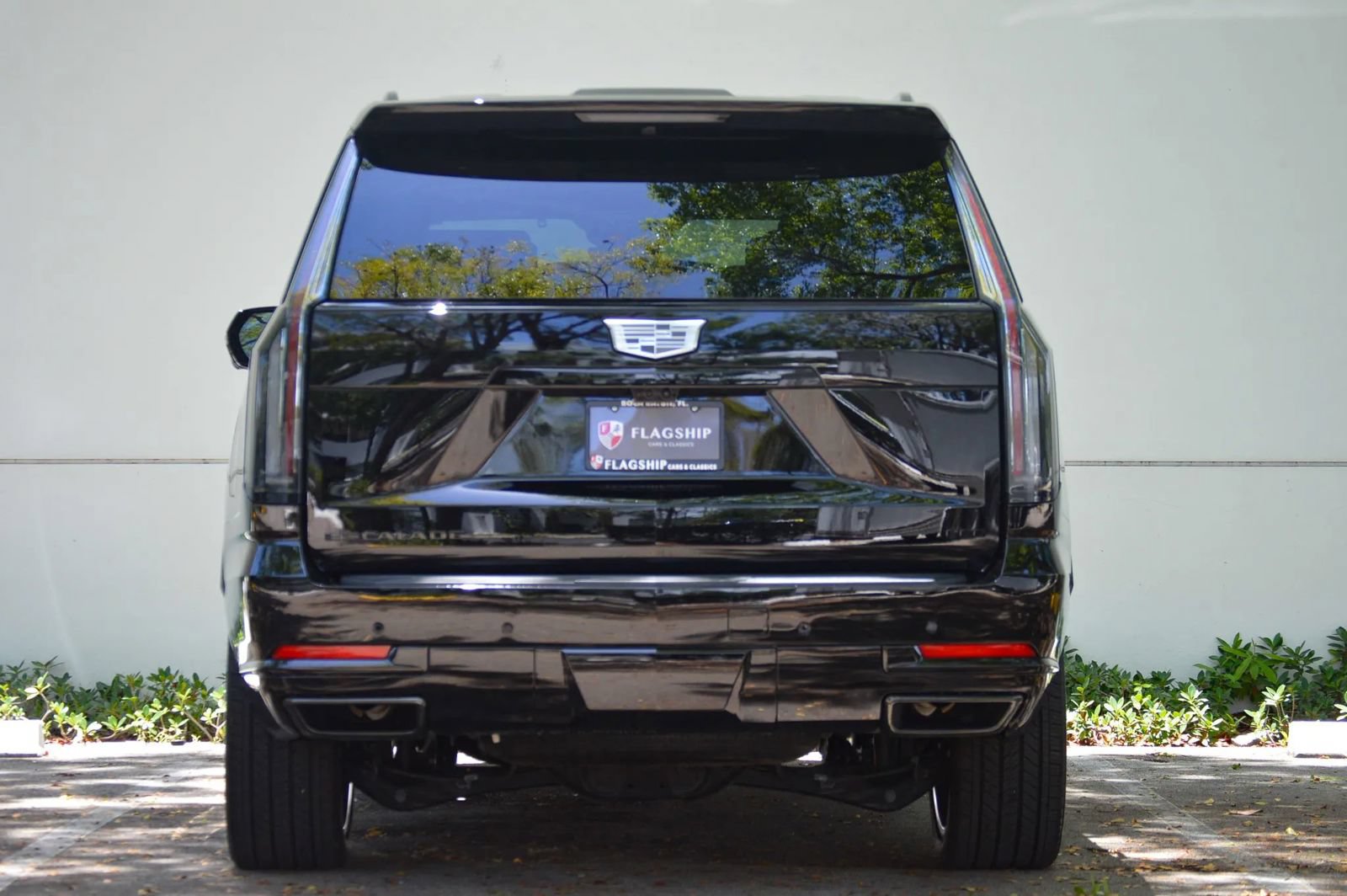 Used 2026 Cadillac Escalade Platinum Sport w/ LPO, ONYX Package AWD/4WD image 11