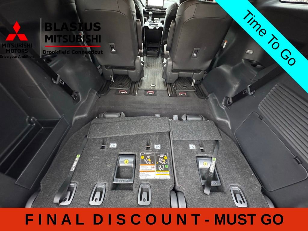 Used 2025 Toyota Sienna XSE w/ XSE Plus Package FWD image 40