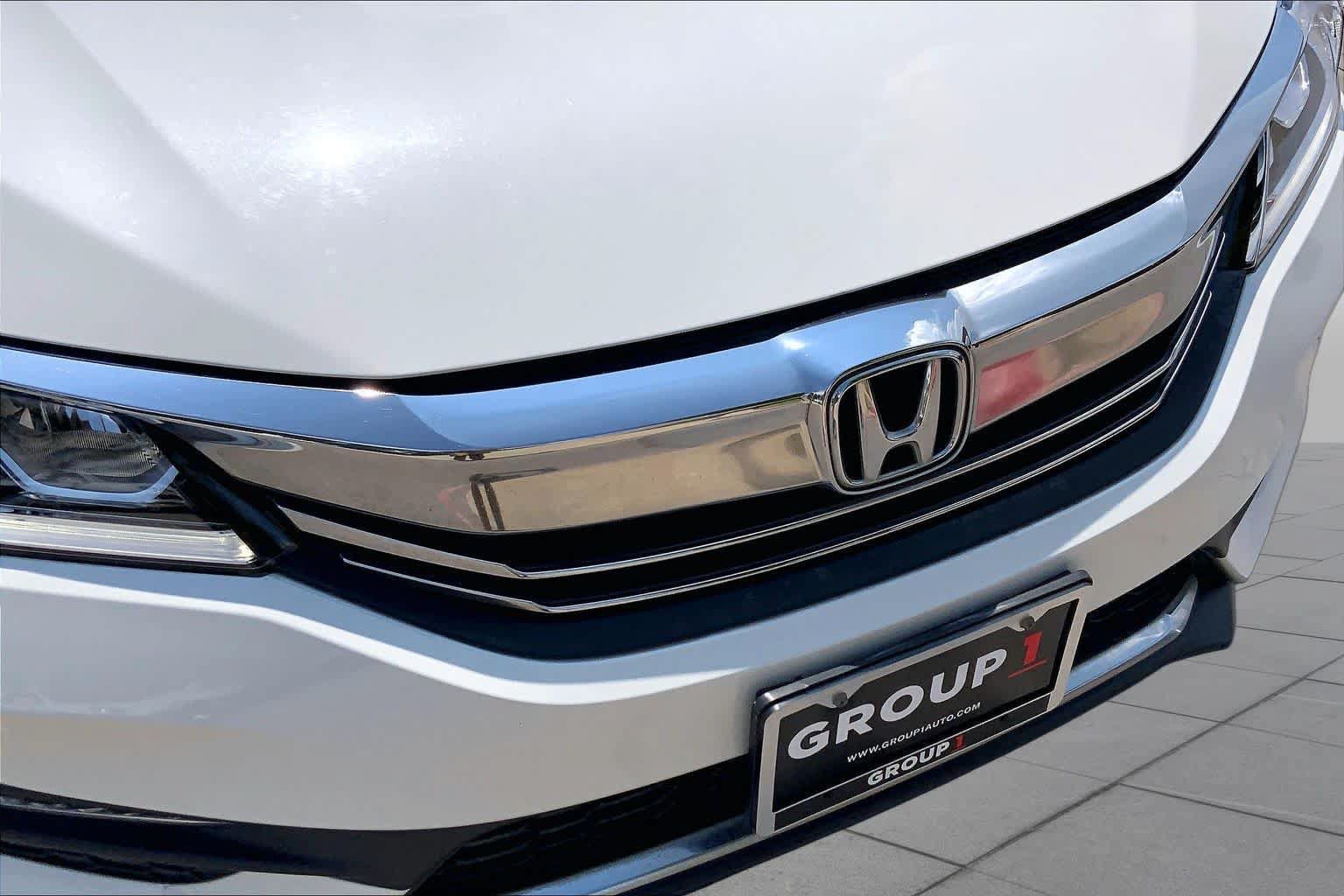 Used 2017 Honda Accord Sport Special Edition image 28