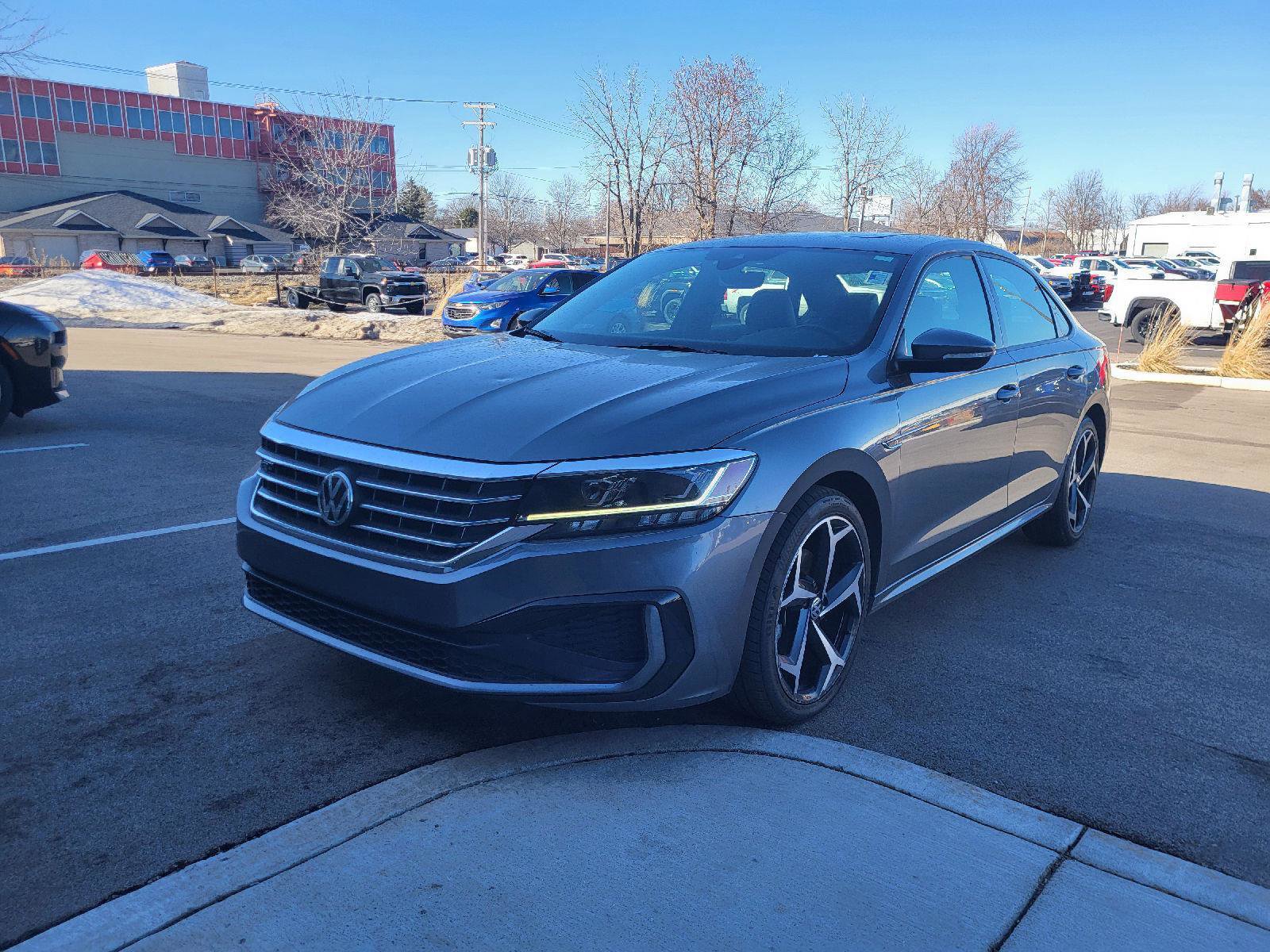 Used 2021 Volkswagen Passat 2.0T R-Line image 7