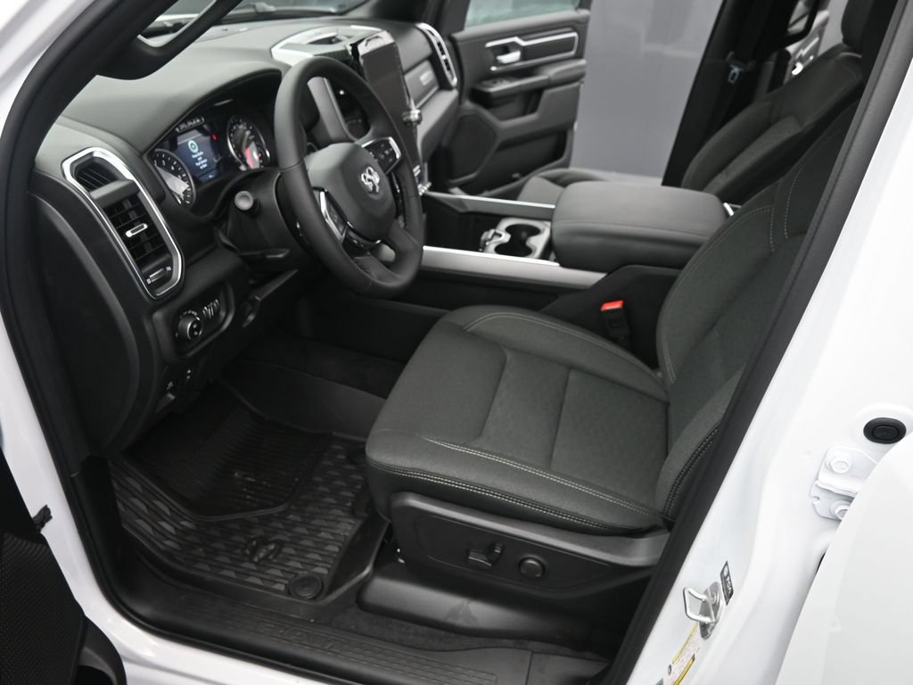 New 2026 RAM 1500 Big Horn AWD/4WD image 9