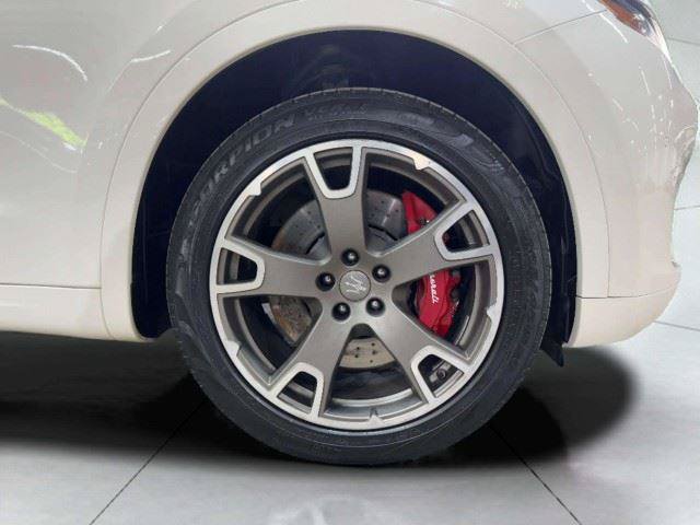 Used 2017 Maserati Levante S AWD/4WD image 70