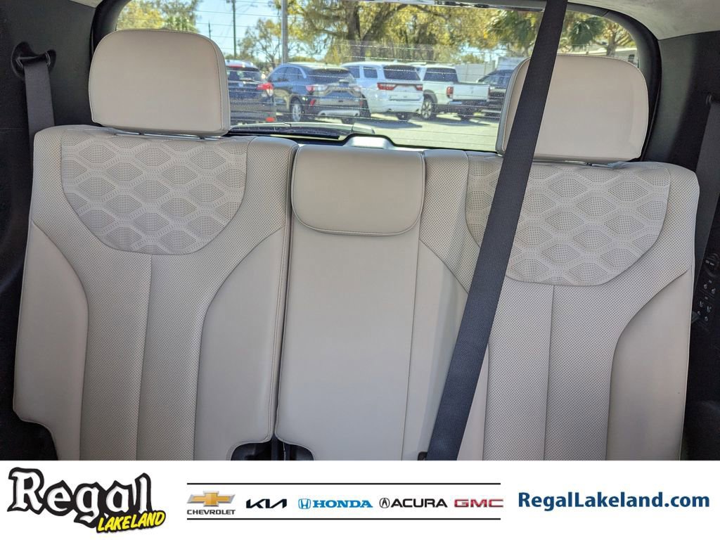 Used 2022 Hyundai Palisade Calligraphy w/ Winter Package image 15