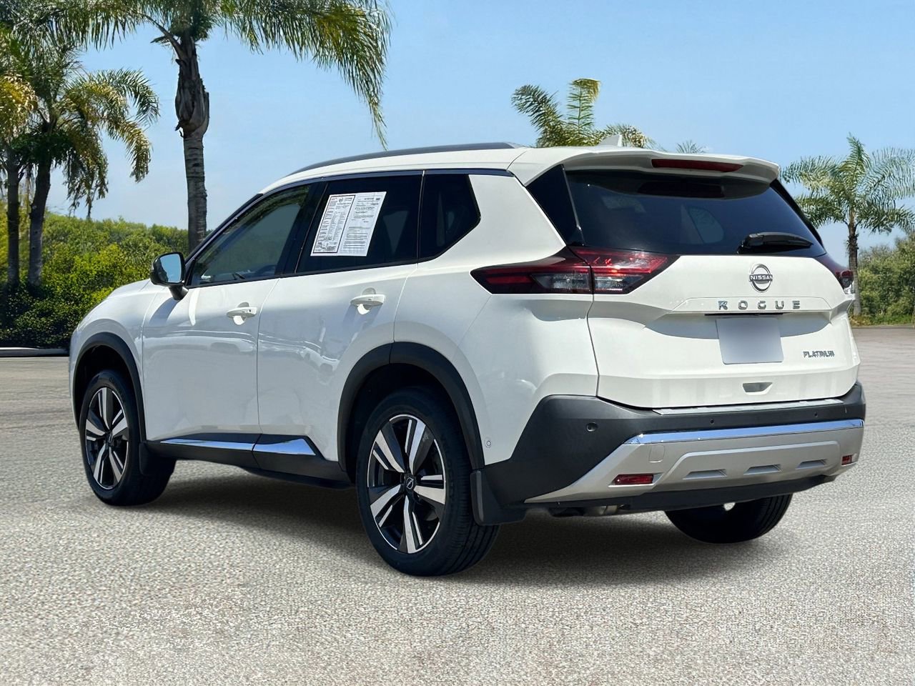 Certified 2023 Nissan Rogue Platinum w/ Platinum Premium Package image 3