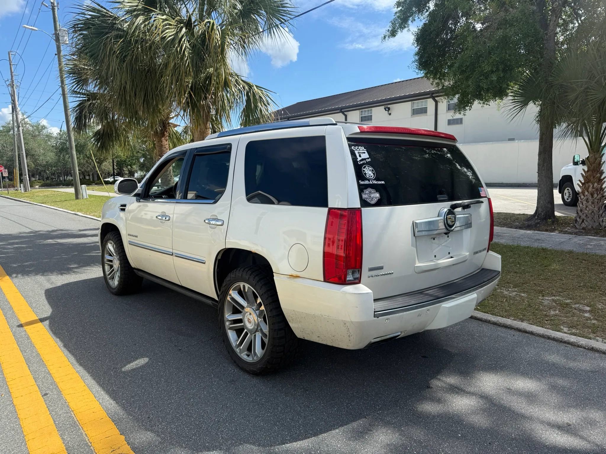 Used 2012 Cadillac Escalade Platinum AWD/4WD image 8