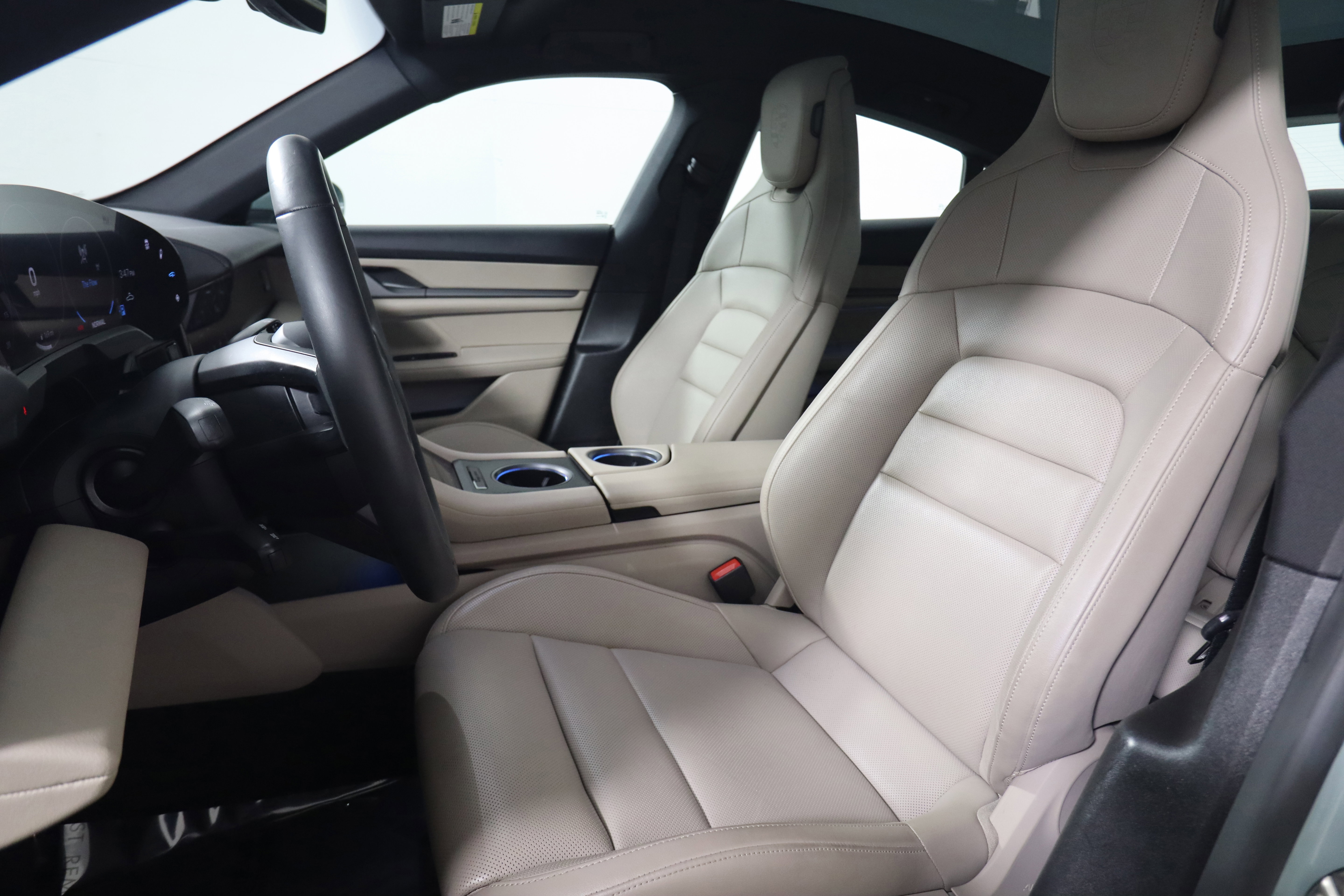 Certified 2025 Porsche Taycan image 5