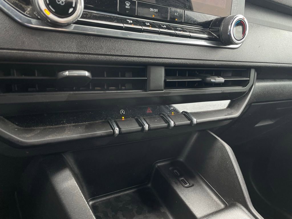 Used 2023 Chevrolet Colorado W/T image 18