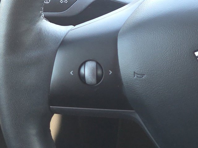 Used 2021 Tesla Model Y Long Range AWD/4WD image 37